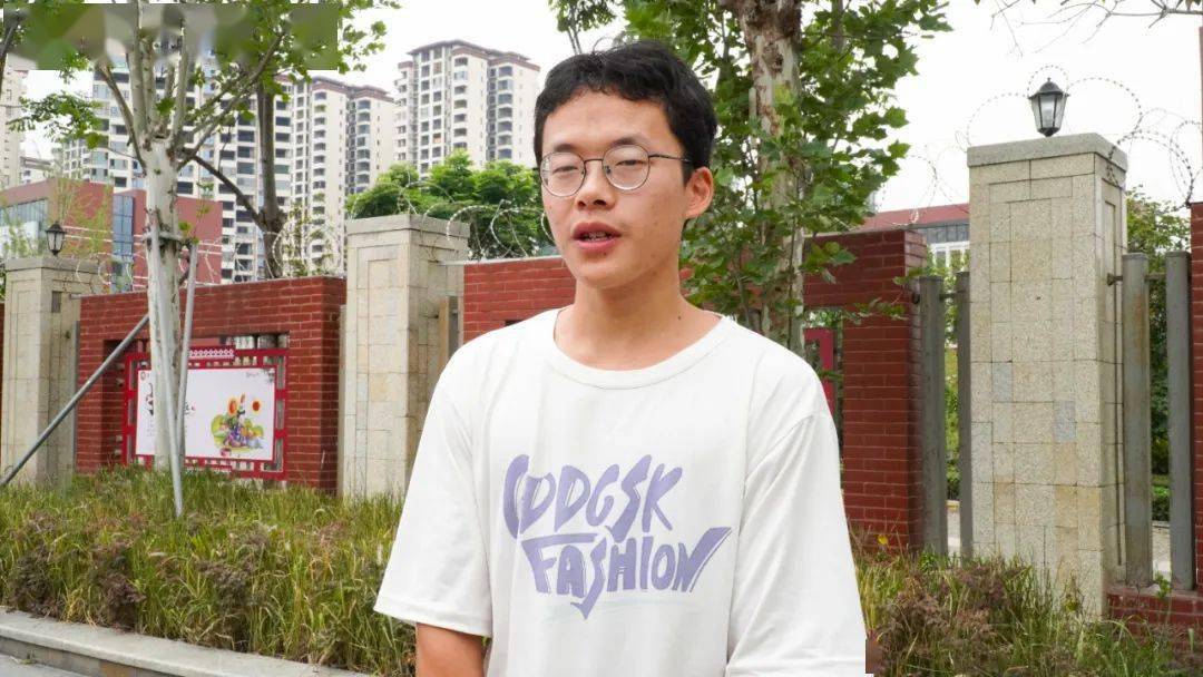 米乐官方网站高中生作文高中学生作文评语高考语文结束！作文关于时间威远考生这样评价