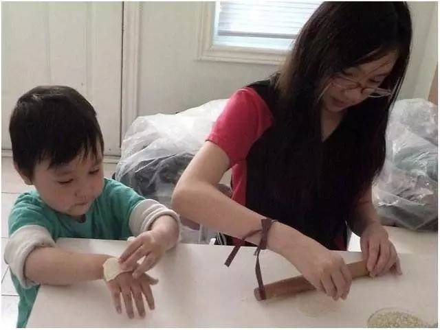 【亲子教育】语文老师：看完这名高三女生的作文我的眼睛忍不住湿润了